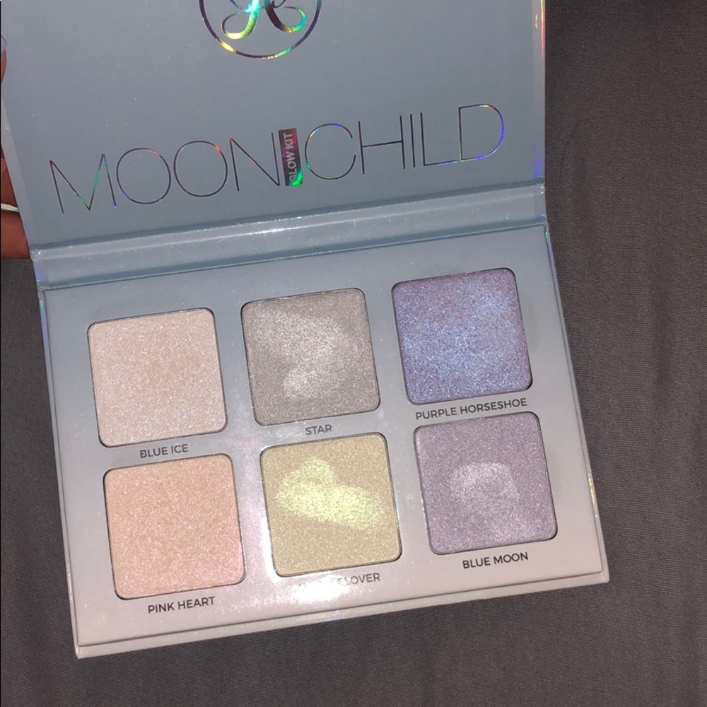 Anastasia moon child glow kit